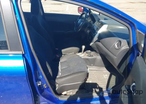 2015 Nissan Versa Note Sv z USA, uszkodzony, nr VIN 3N1CE2CP0FL357471